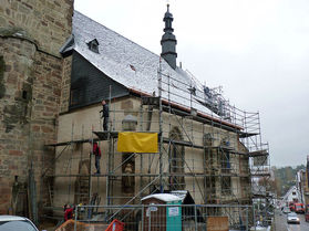 Abbau des Gerüstes an der Südseite (Foto: Karl-Franz Thiede)